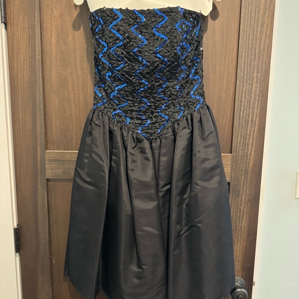 Vintage (80s) Chic Strapless Black and Blue Gunne Sax Dress